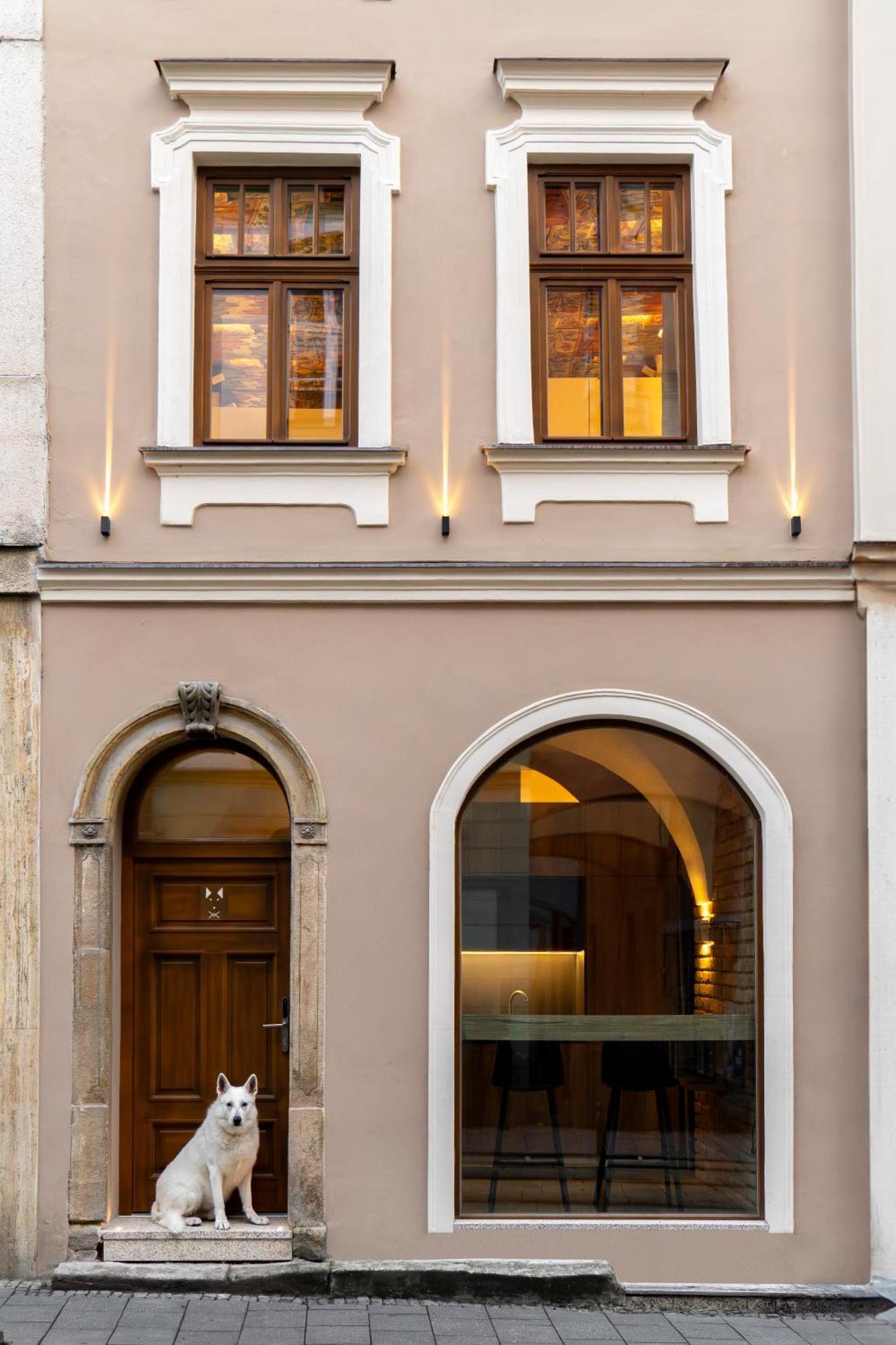 White Wolf Boutique Apartments Оломоуц Екстериор снимка
