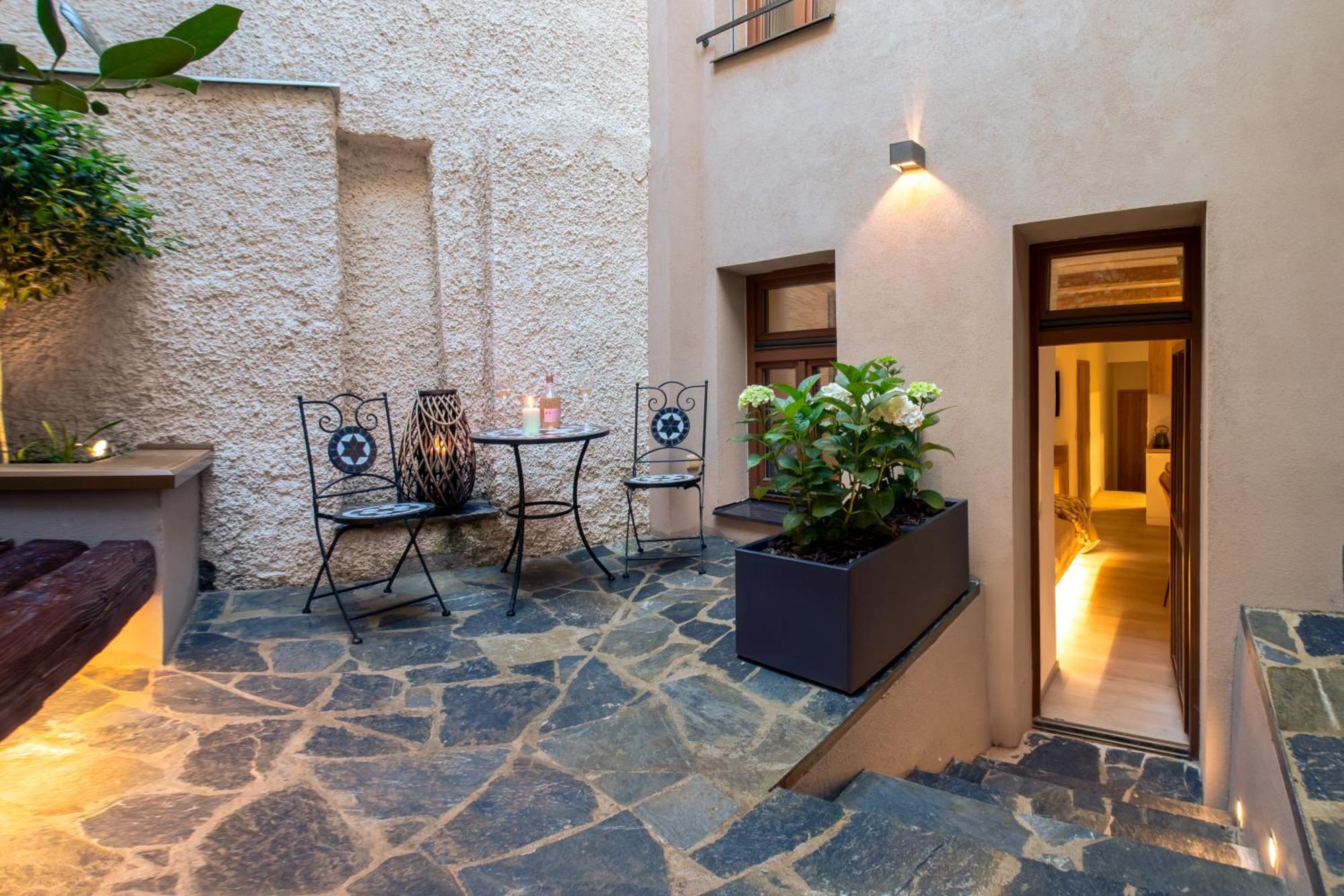 White Wolf Boutique Apartments Оломоуц Екстериор снимка