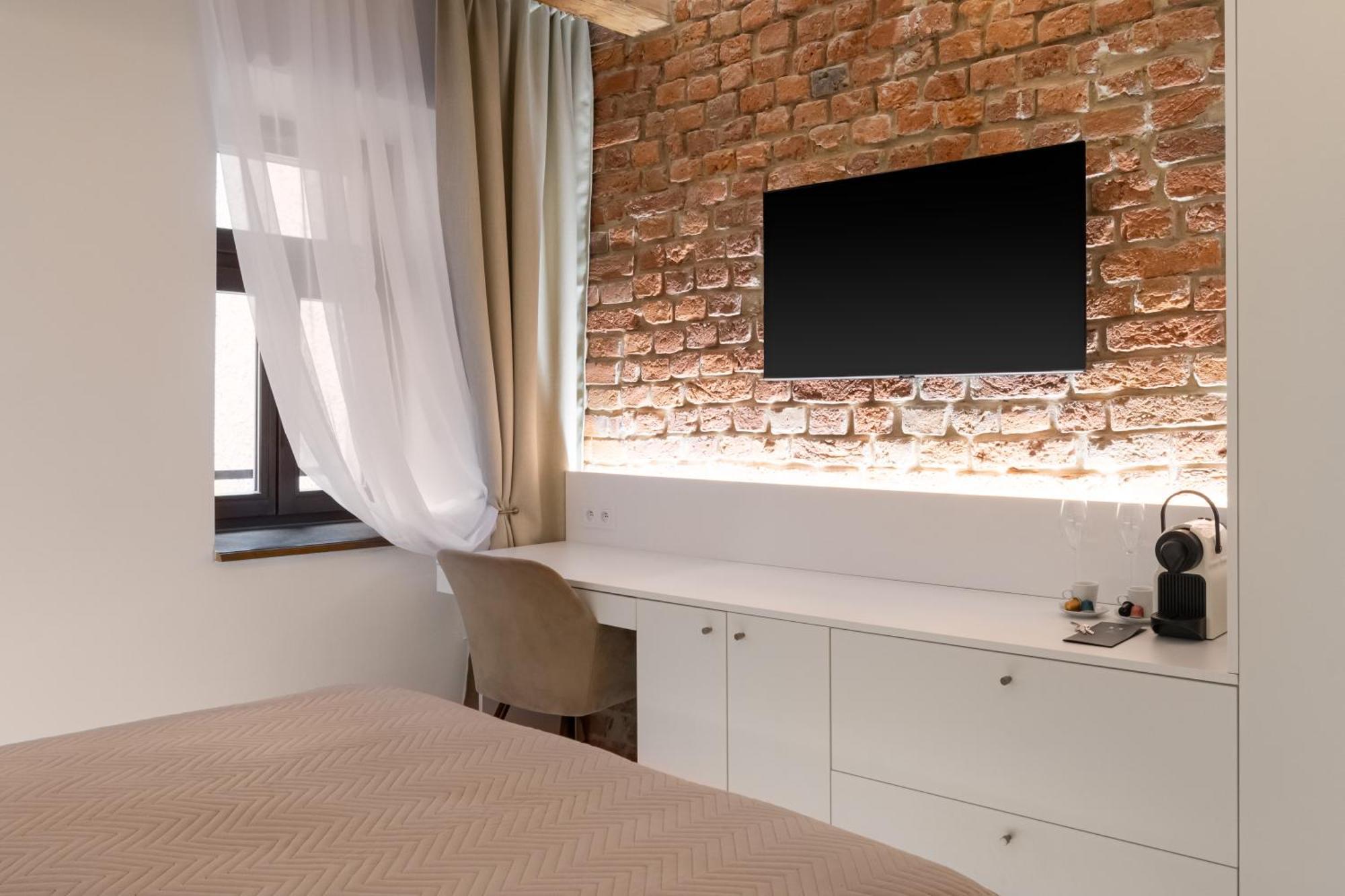 White Wolf Boutique Apartments Оломоуц Екстериор снимка